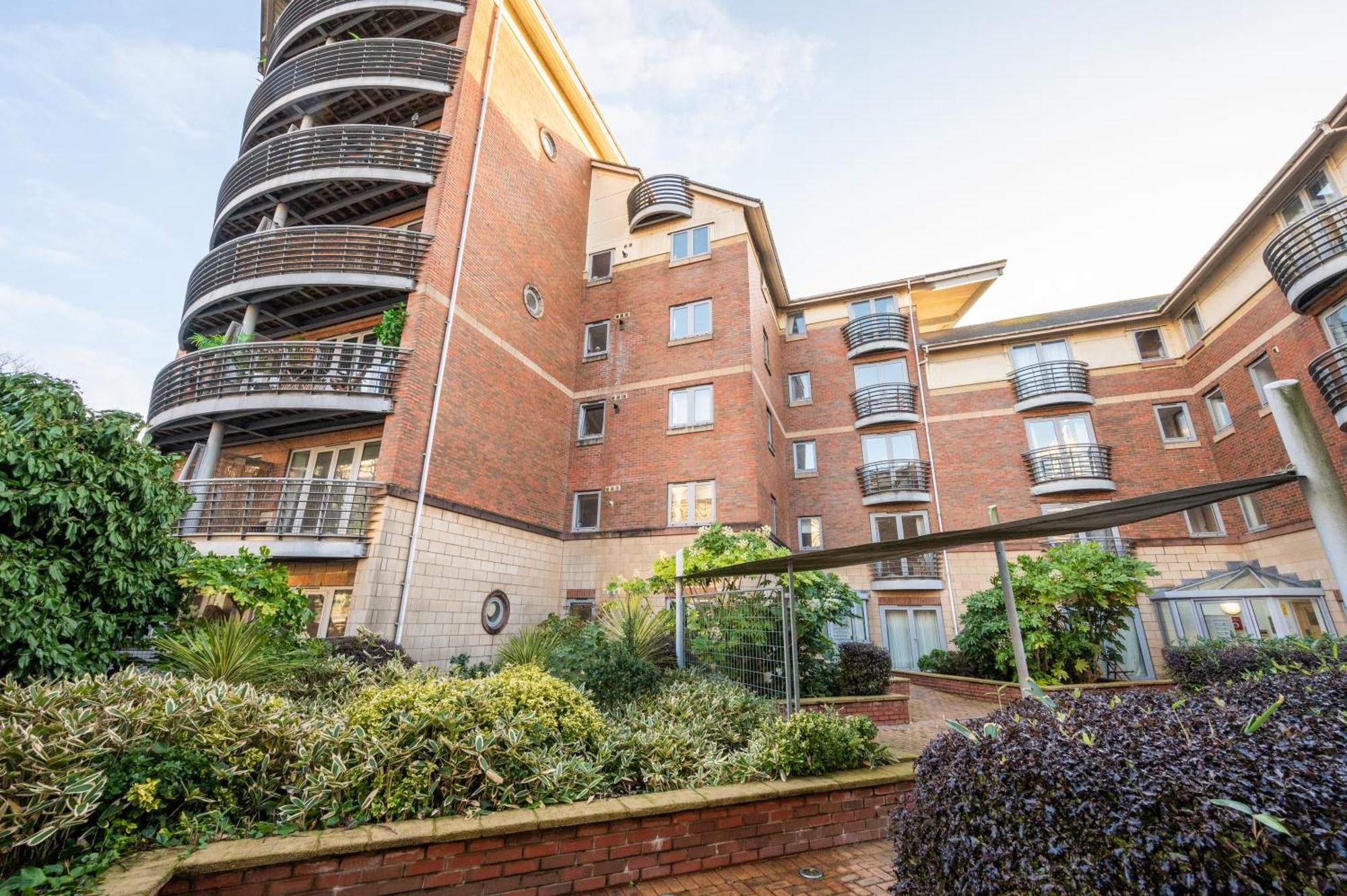 Millennium View By Ty Sa Apartment Cardiff Bagian luar foto